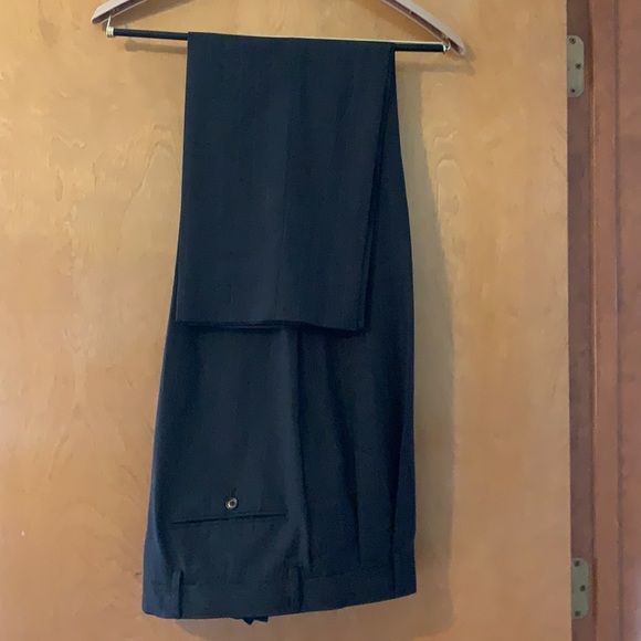 Charcoal pinstripe suit! Excellent condition - Picture 4 of 8